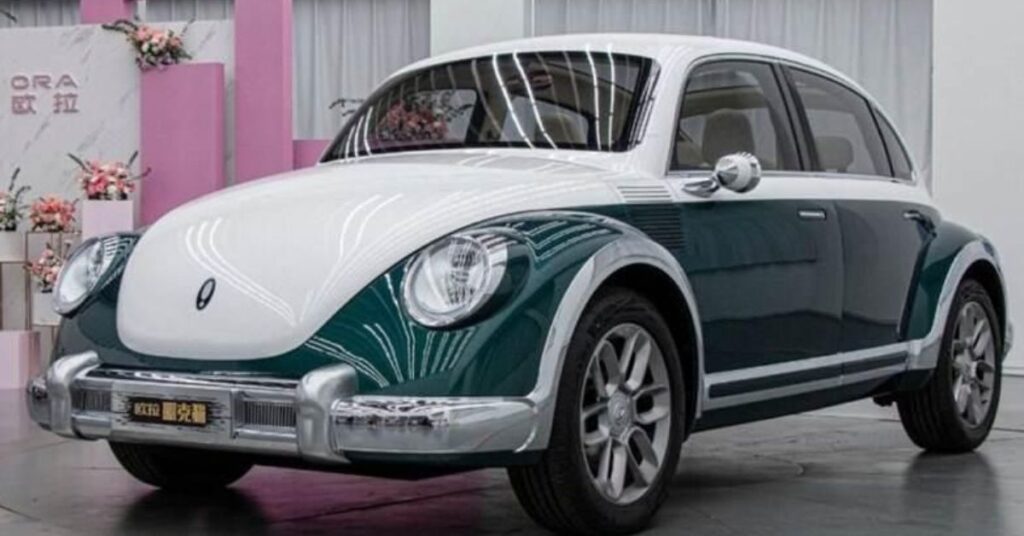 Fusca elétrico chinês aparece em versão do visual mais clássico antigo